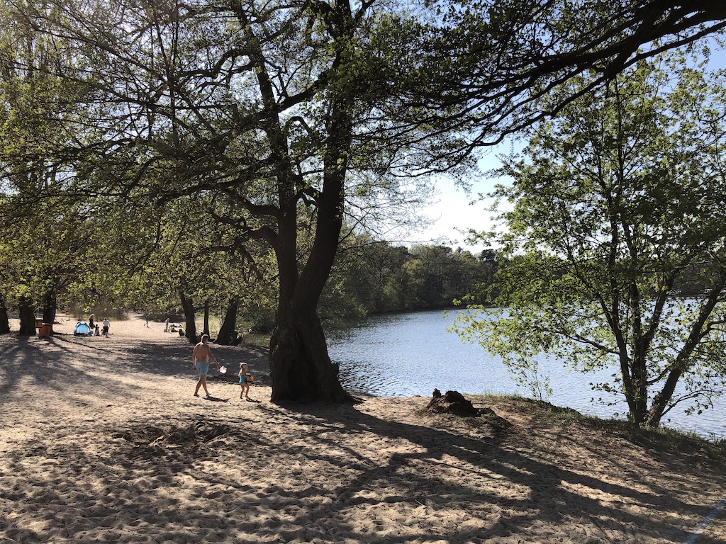 "Eén van de stranden rond de Müggelsee"